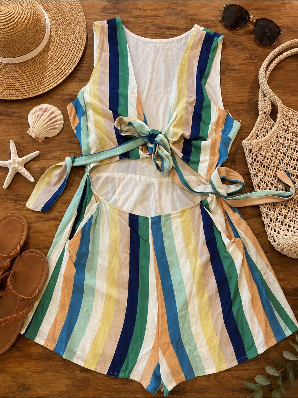 Le Lis Striped Romper Beachy Summer cutouts Pockets  Sz Small (g1)